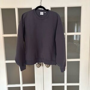 Aritzia Women's Gray Crewneck Sweatshirt